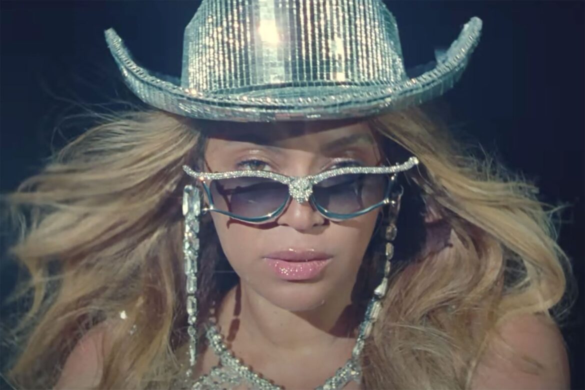 The Best Outfits At Beyoncé’s Renaissance  Tour Are A “Disco Cowgirl” Dream